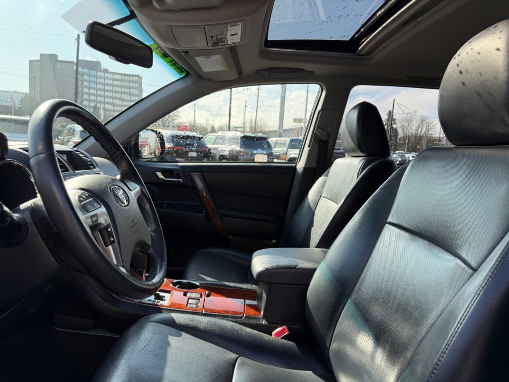 Used 2013 Toyota Highlander Limited image 14