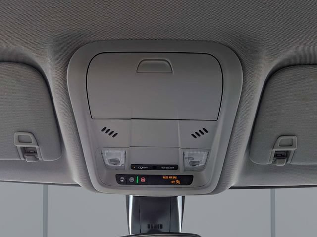 Used 2025 Chevrolet Blazer LT FWD image 24