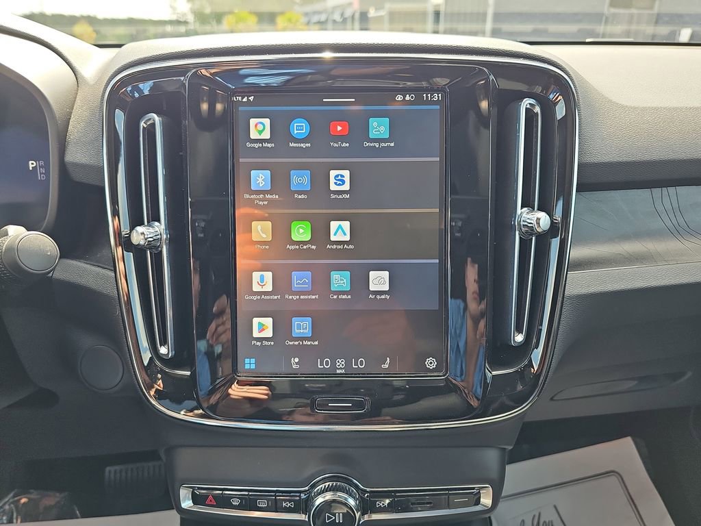 Used 2023 Volvo C40 P8 Recharge Ultimate image 25