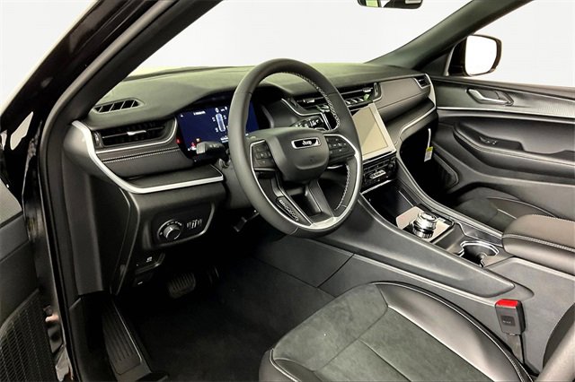 New 2025 Jeep Grand Cherokee Altitude w/ Trailer Tow Package image 8