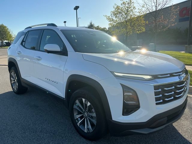 Used 2025 Chevrolet Equinox LT w/ Convenience Package II AWD/4WD image 2
