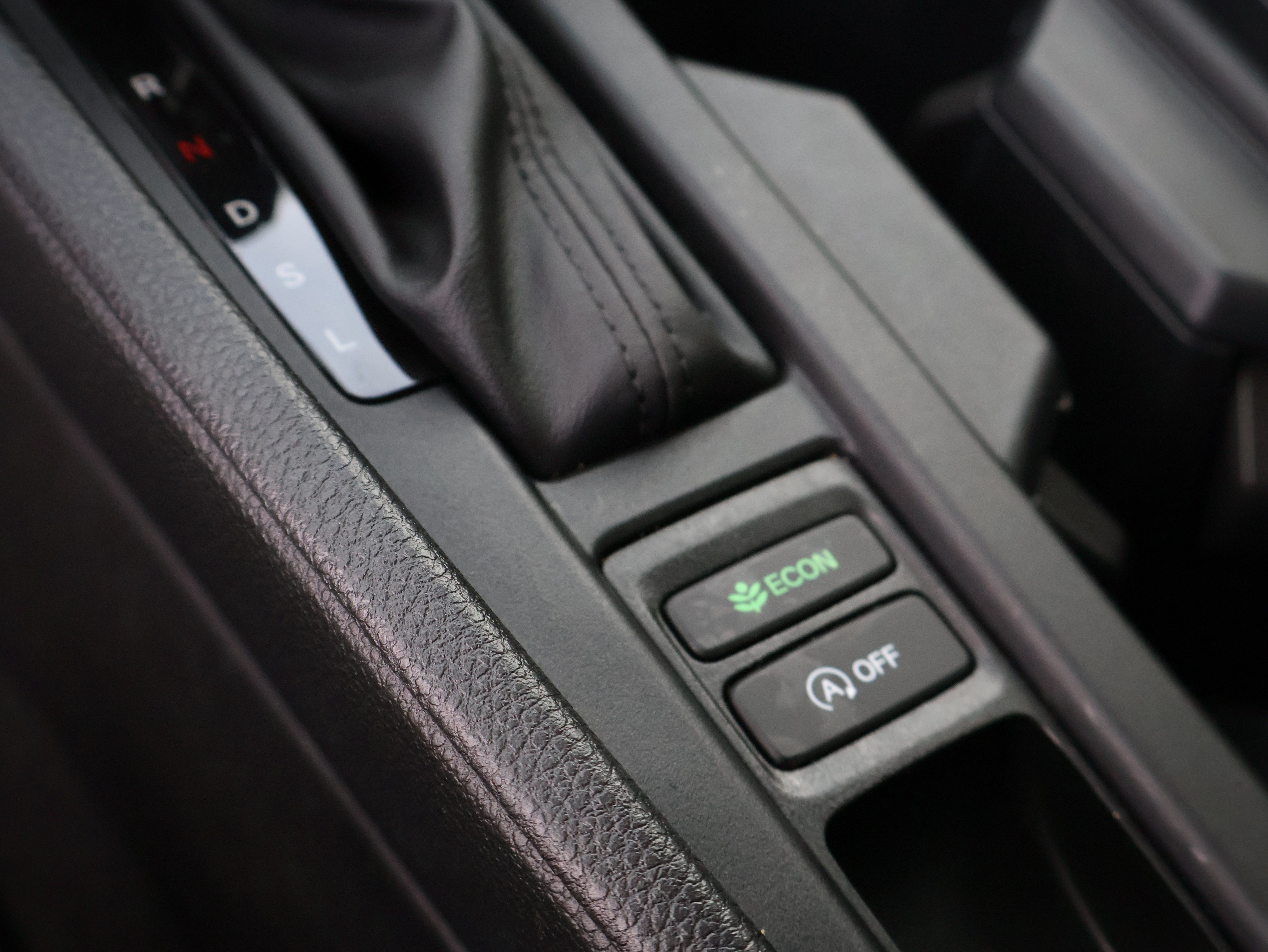 Used 2025 Honda Accord LX image 32