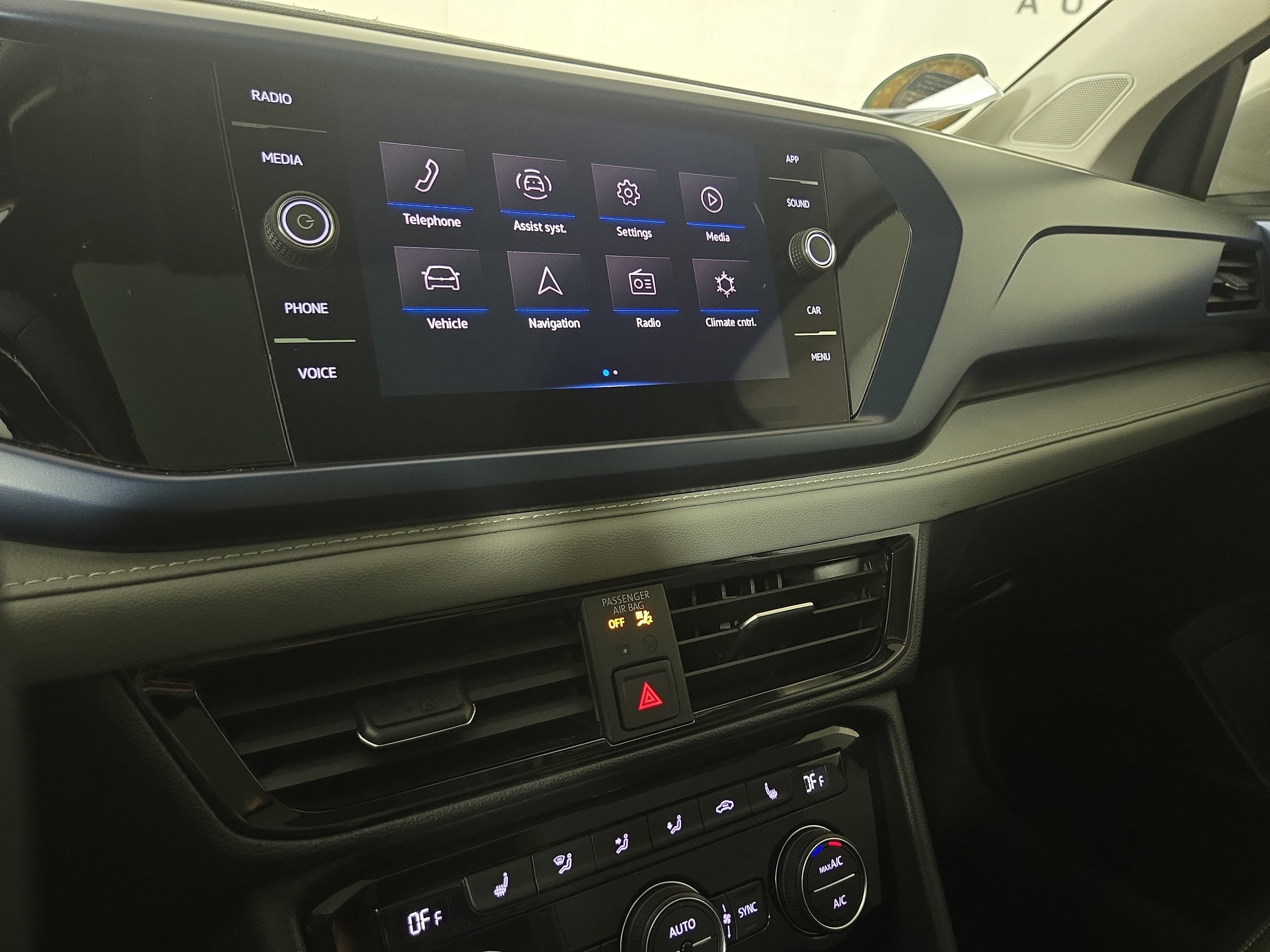 Used 2024 Volkswagen Taos SE FWD image 22