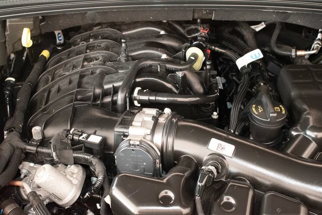 Used 2023 Jeep Grand Cherokee L Limited w/ Luxury Tech Group II AWD/4WD image 4