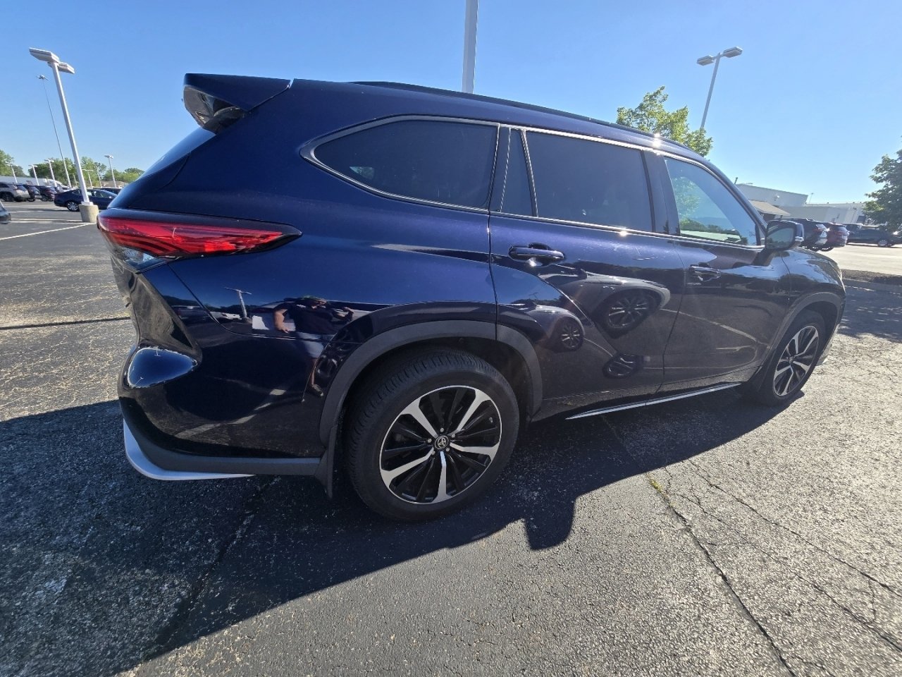 Used 2021 Toyota Highlander XSE AWD/4WD image 8