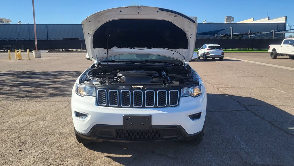 Used 2018 Jeep Grand Cherokee Laredo AWD/4WD image 36