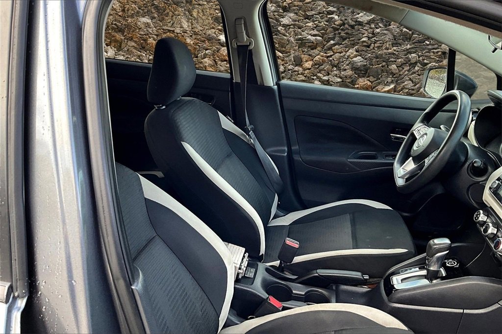 Used 2021 Nissan Versa SV image 7