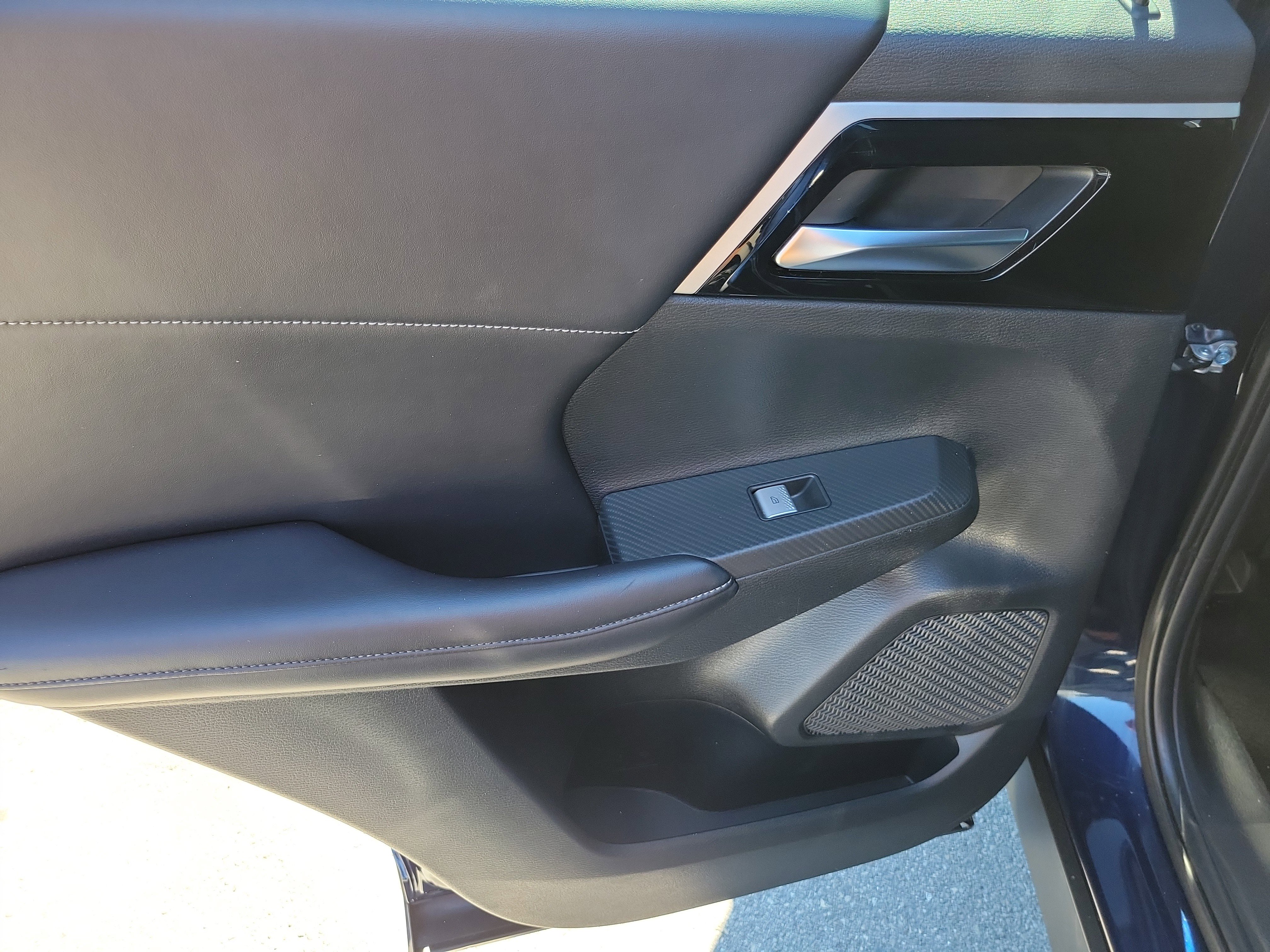 Used 2022 Mitsubishi Outlander SE image 28