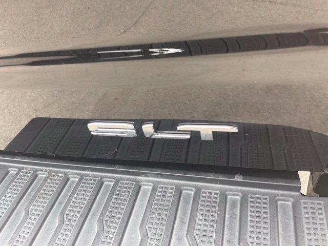 Used 2019 GMC Sierra 1500 SLT w/ SLT Premium Package AWD/4WD image 16