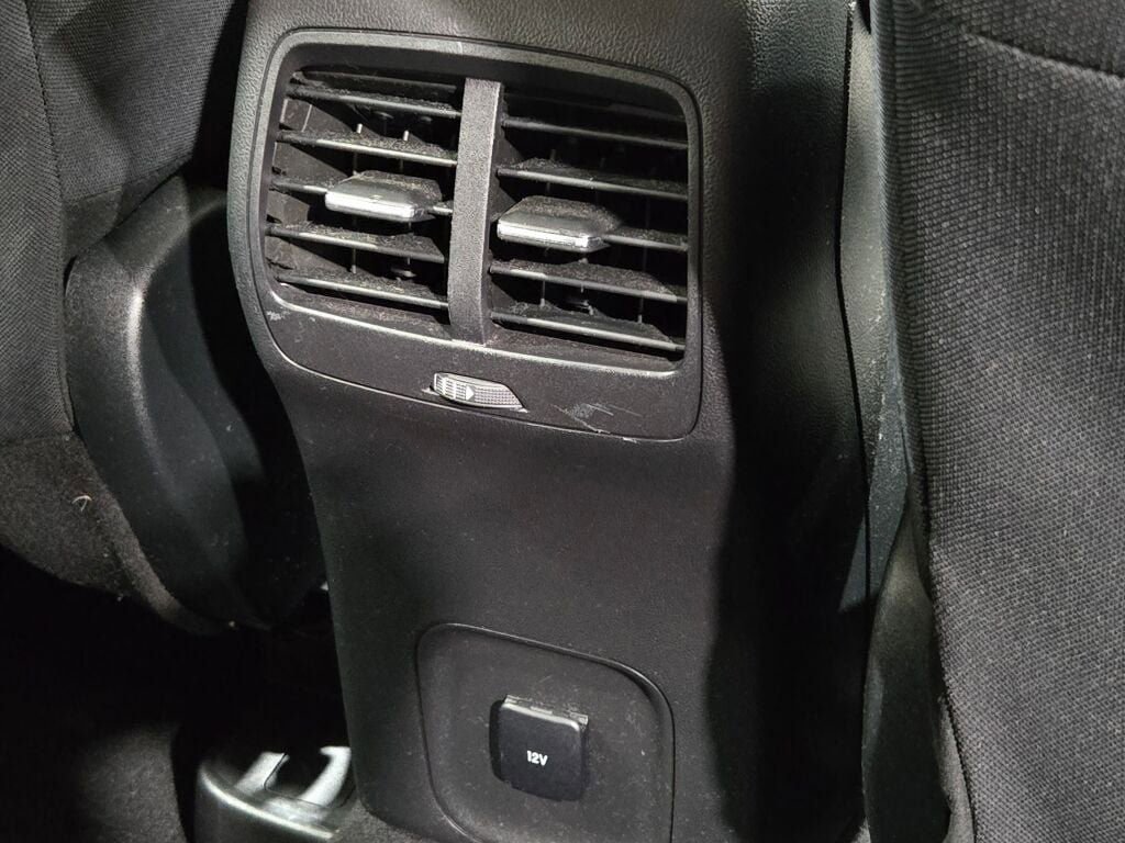 Used 2020 Ford Escape SE image 11