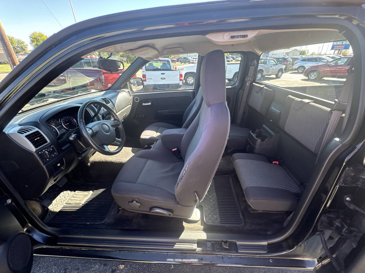 Used 2011 Chevrolet Colorado W/T image 21