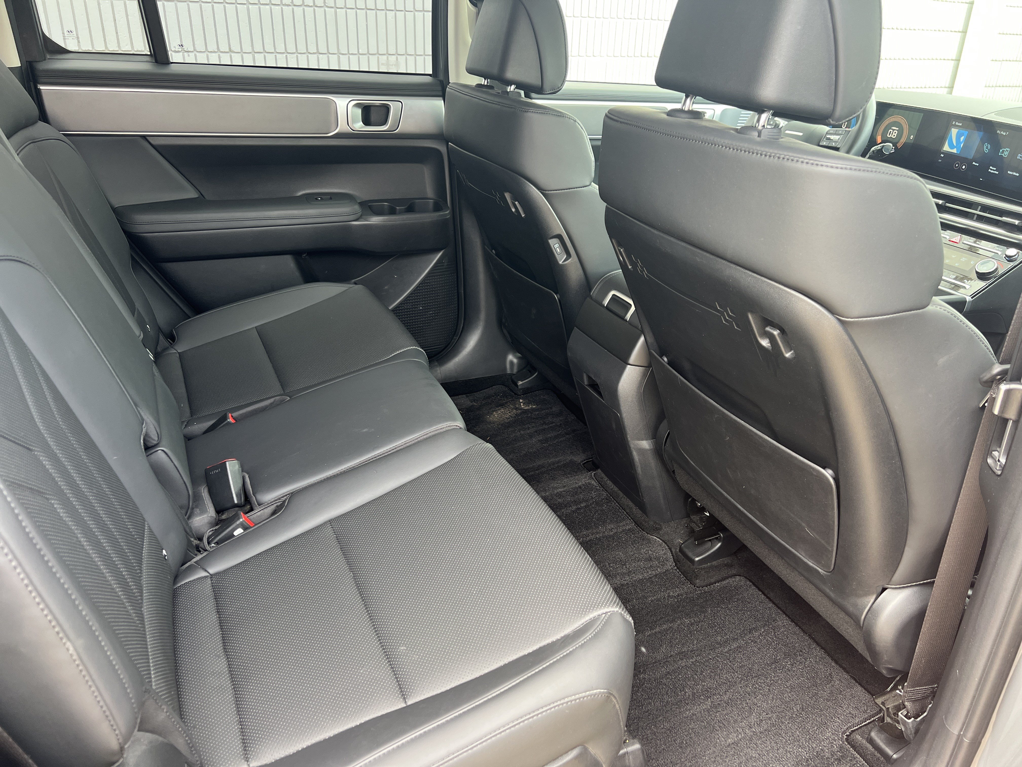Used 2025 Hyundai Santa Fe SEL AWD/4WD image 10