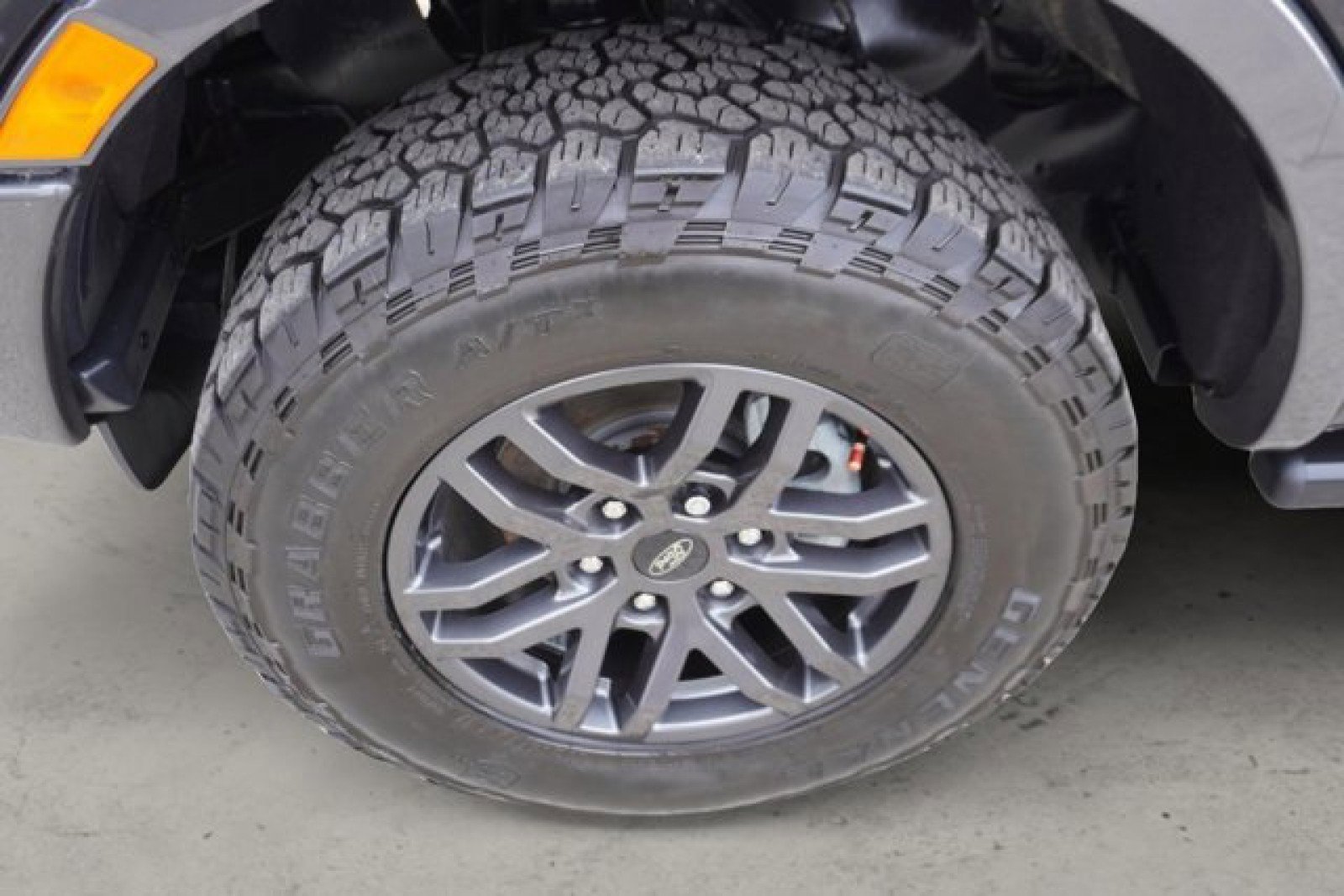 Used 2023 Ford Ranger Lariat w/ Tremor Off-Road Package image 10