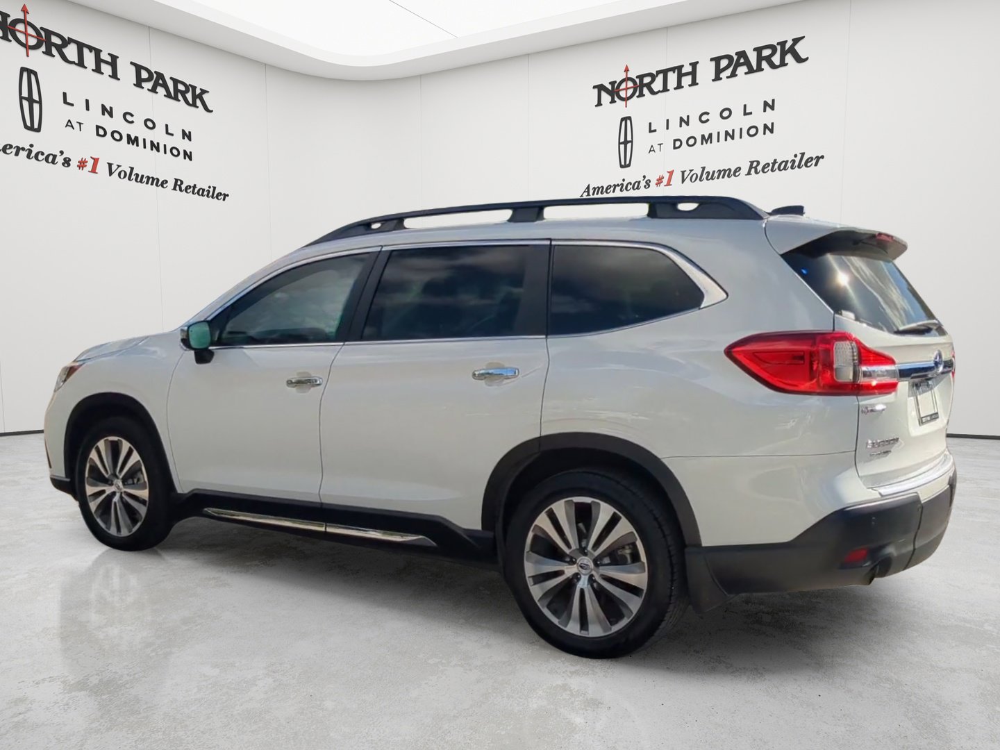 Used 2020 Subaru Ascent Touring w/ Popular Package #3 AWD/4WD image 3