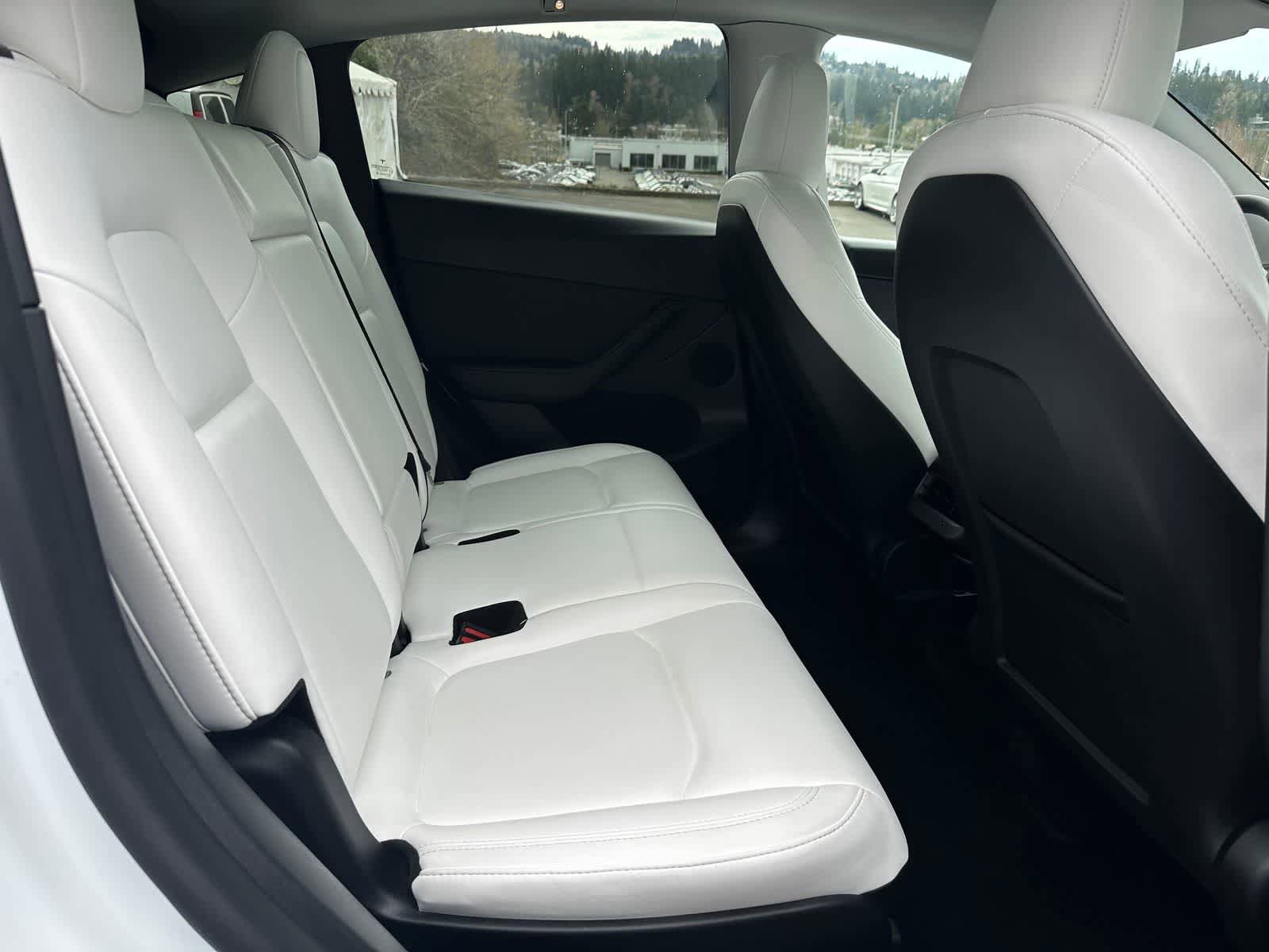 Used 2024 Tesla Model Y Long Range image 12
