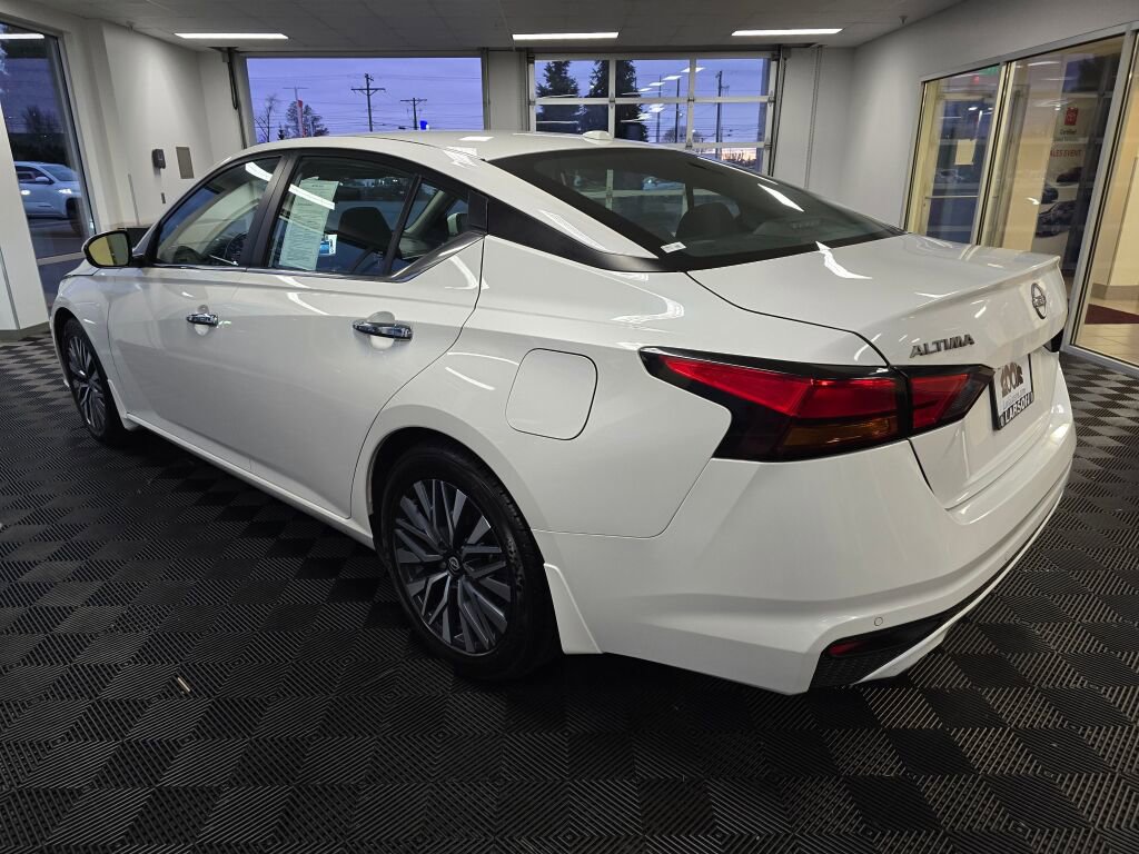 Used 2024 Nissan Altima 2.5 SV w/ SV Premium Package image 6