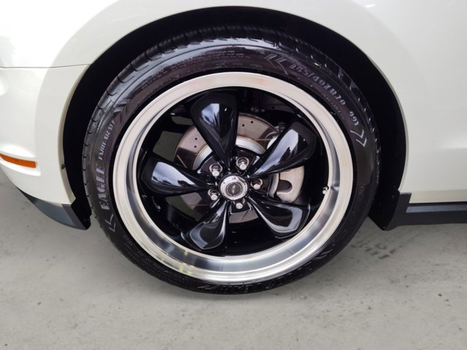 Used 2010 Ford Mustang GT Premium image 10