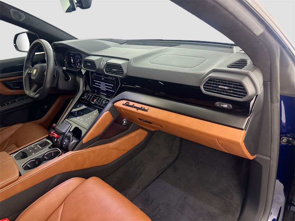 Used 2023 Lamborghini Urus S image 32