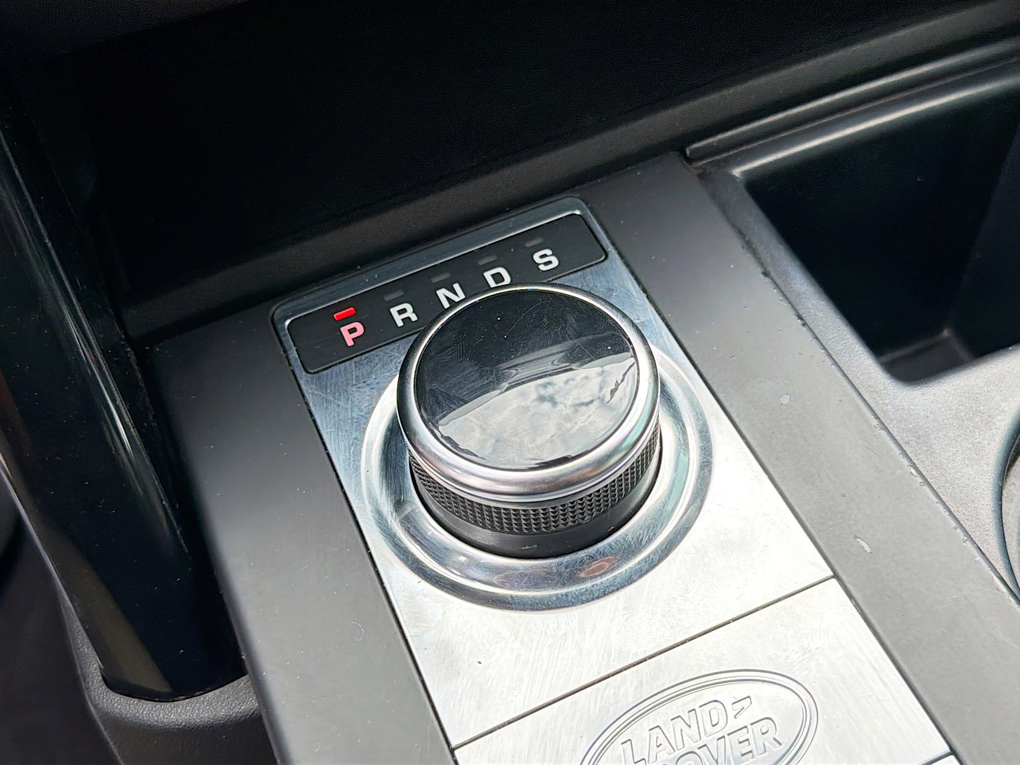 Used 2019 Land Rover Discovery SE image 28