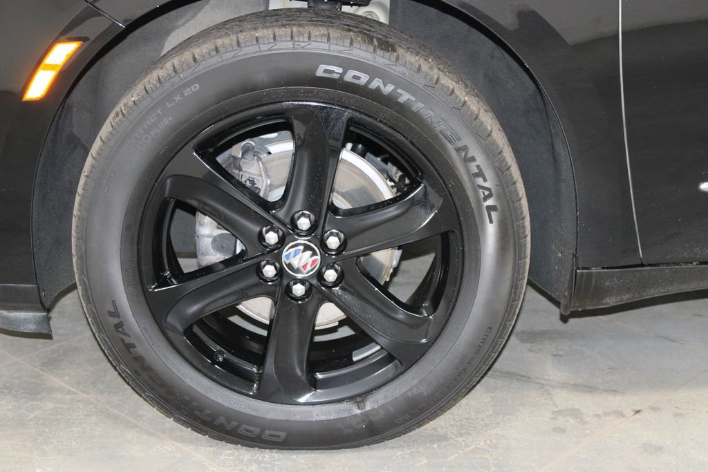 Used 2024 Buick Enclave Essence w/ Sport Touring Edition image 18