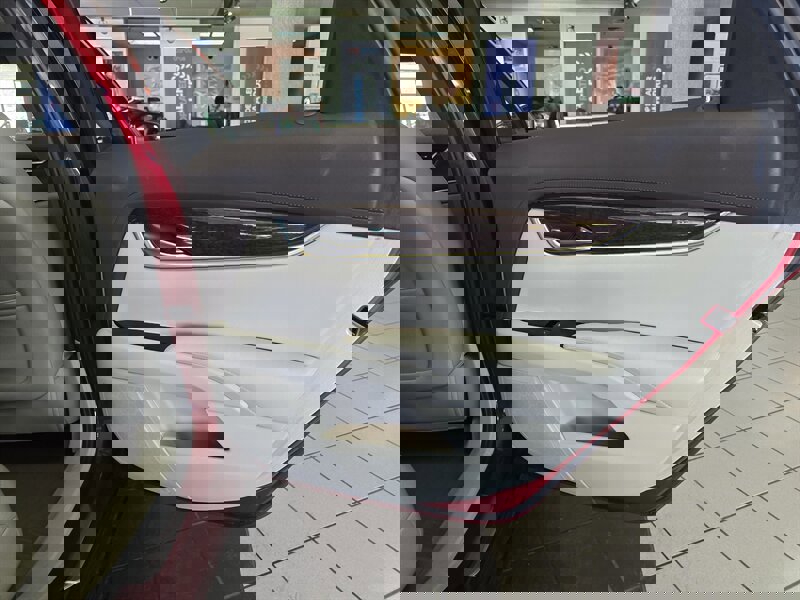 Used 2014 Cadillac XTS Luxury w/ Driver Awareness Package FWD image 15