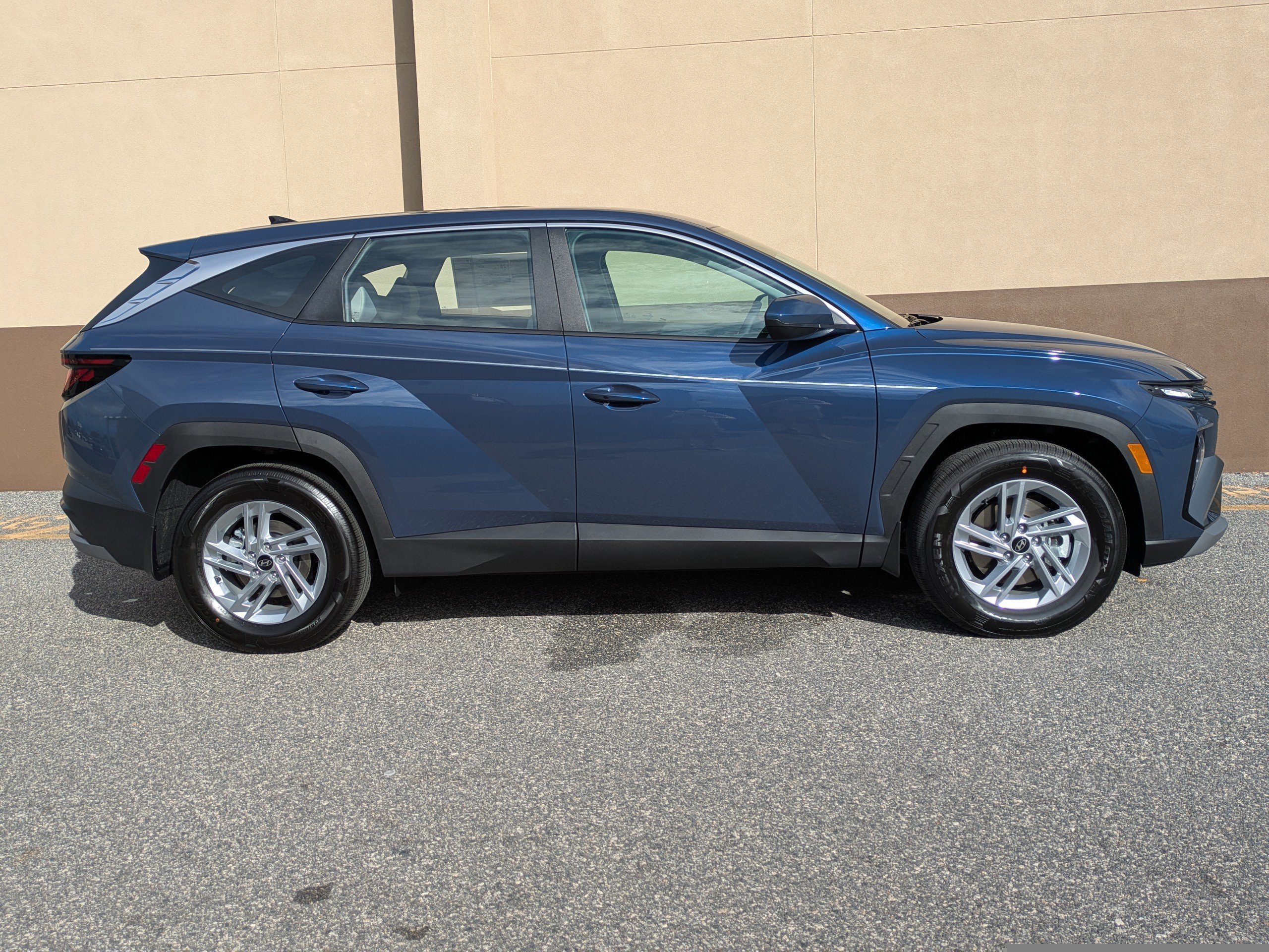 New 2026 Hyundai Tucson SE image 3