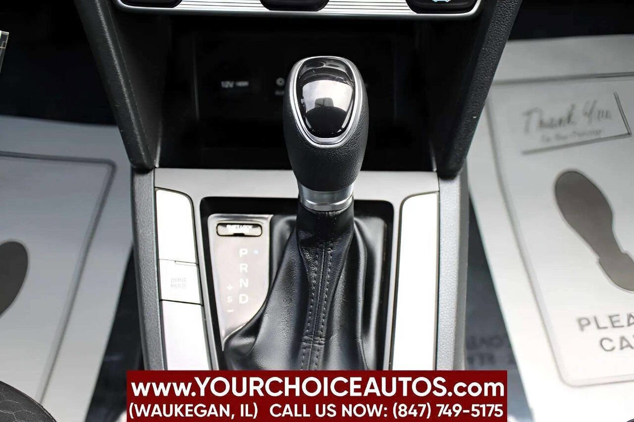 Used 2019 Hyundai Elantra SE w/ Cargo Package FWD image 17
