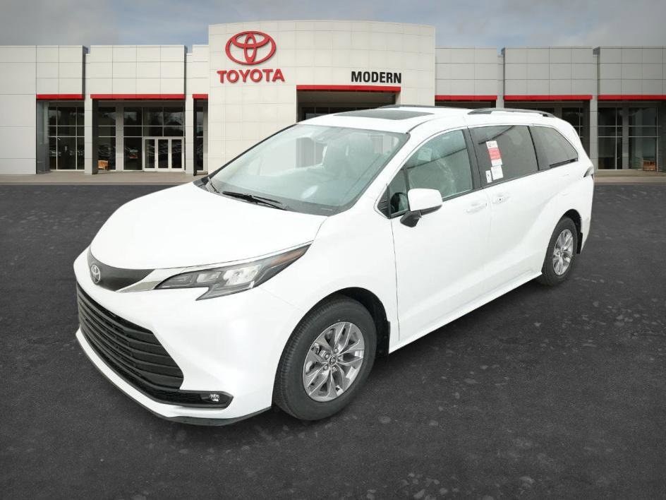 New 2026 Toyota Sienna XLE