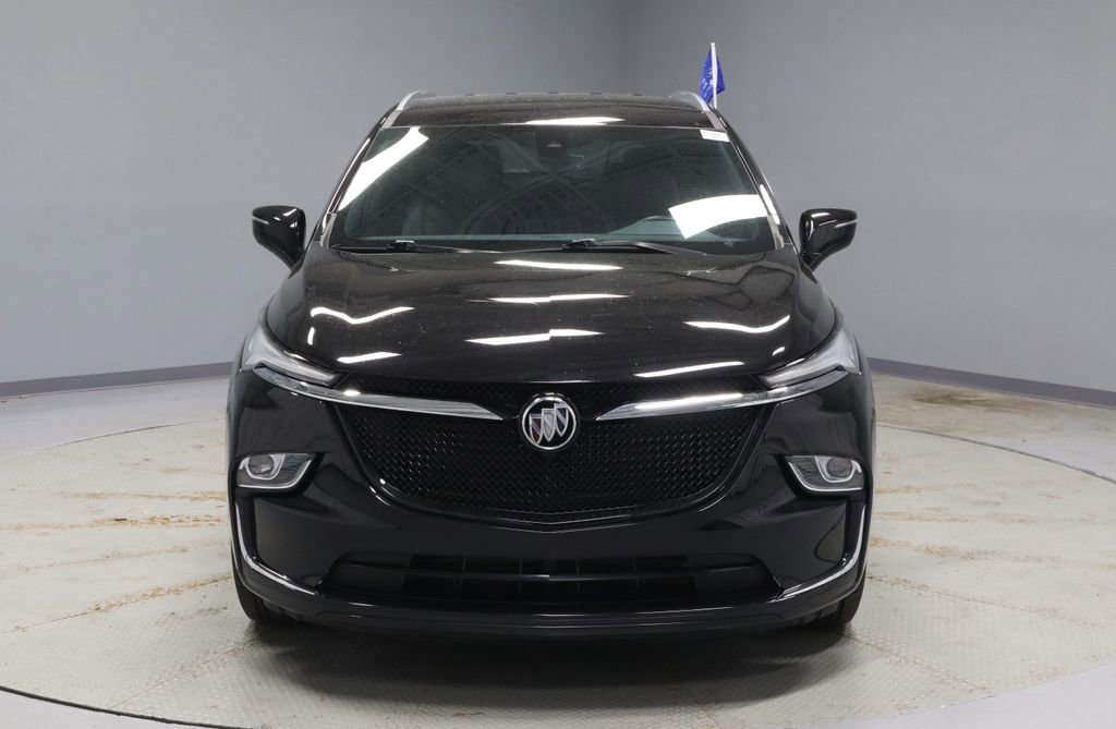 Used 2023 Buick Enclave Essence w/ Sport Touring Edition image 5