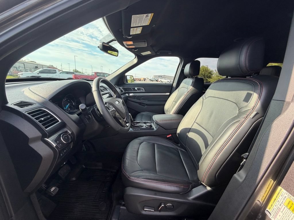 Used 2017 Ford Explorer Sport AWD/4WD image 2
