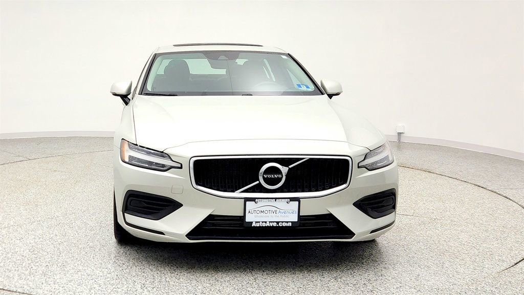 Used 2020 Volvo S60 T5 Momentum w/ Protection Package image 2