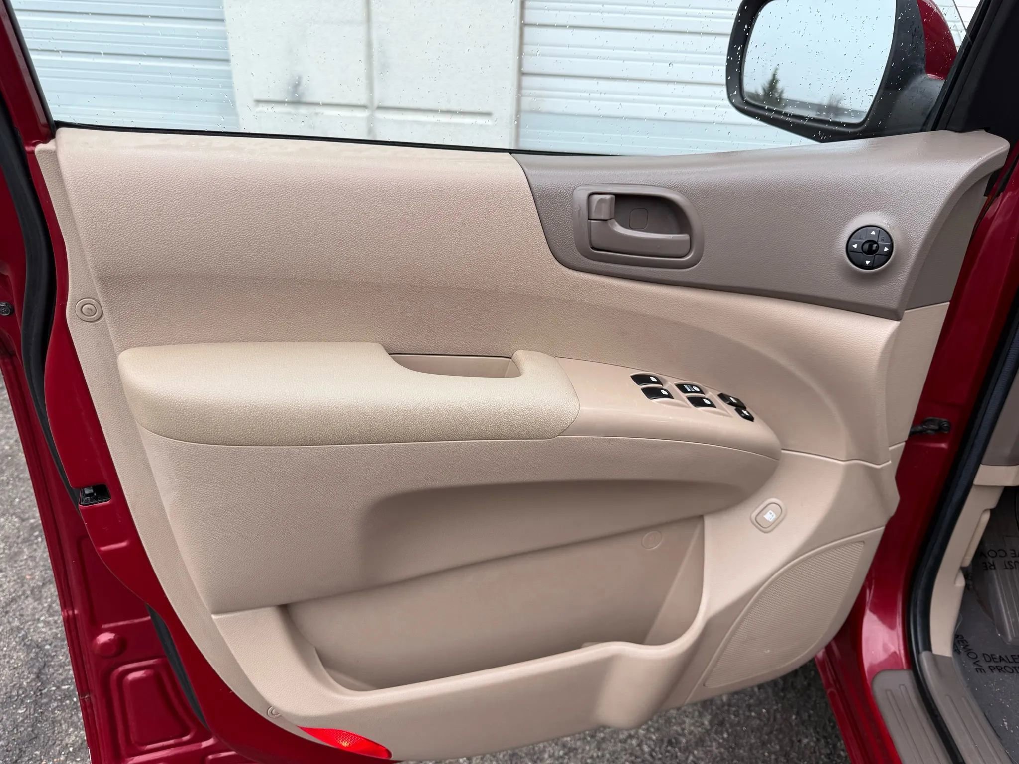 Used 2010 Kia Sedona LX w/ PWR Pkg image 15