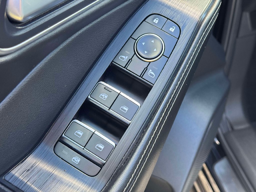 Used 2023 Nissan Rogue Platinum w/ Platinum Premium Package AWD/4WD image 16