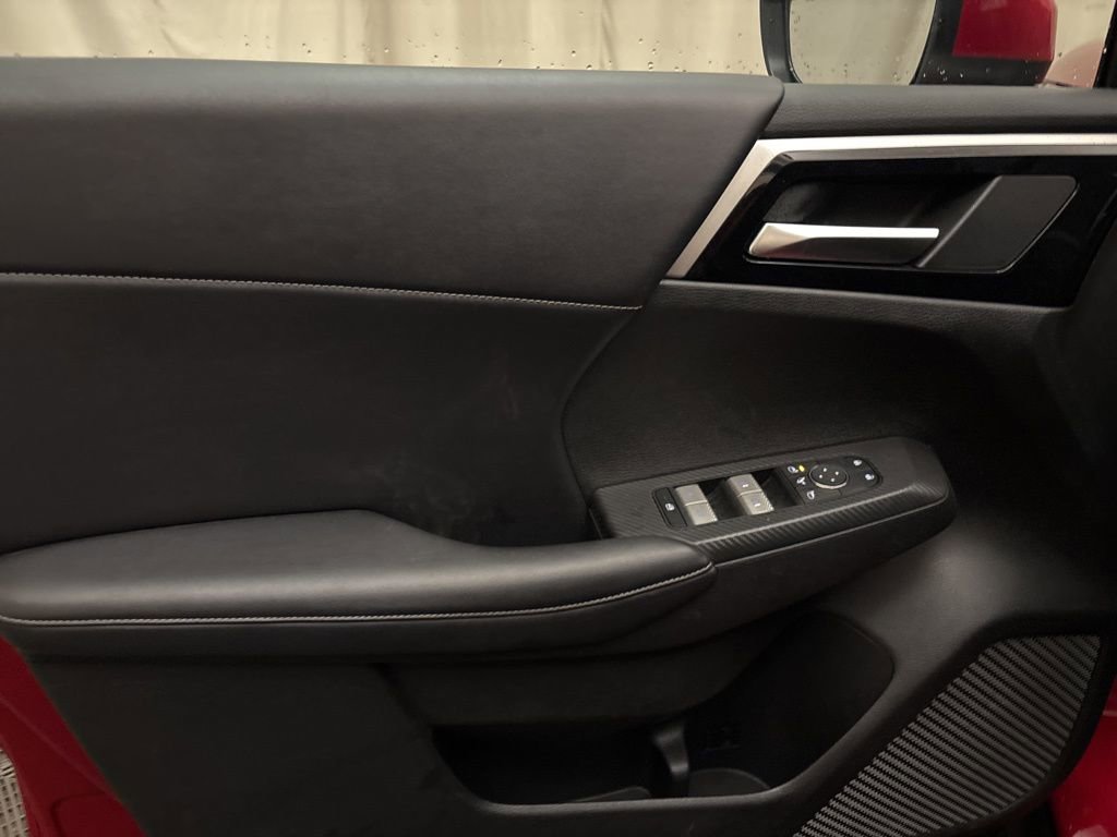 Used 2024 Mitsubishi Outlander SE image 11