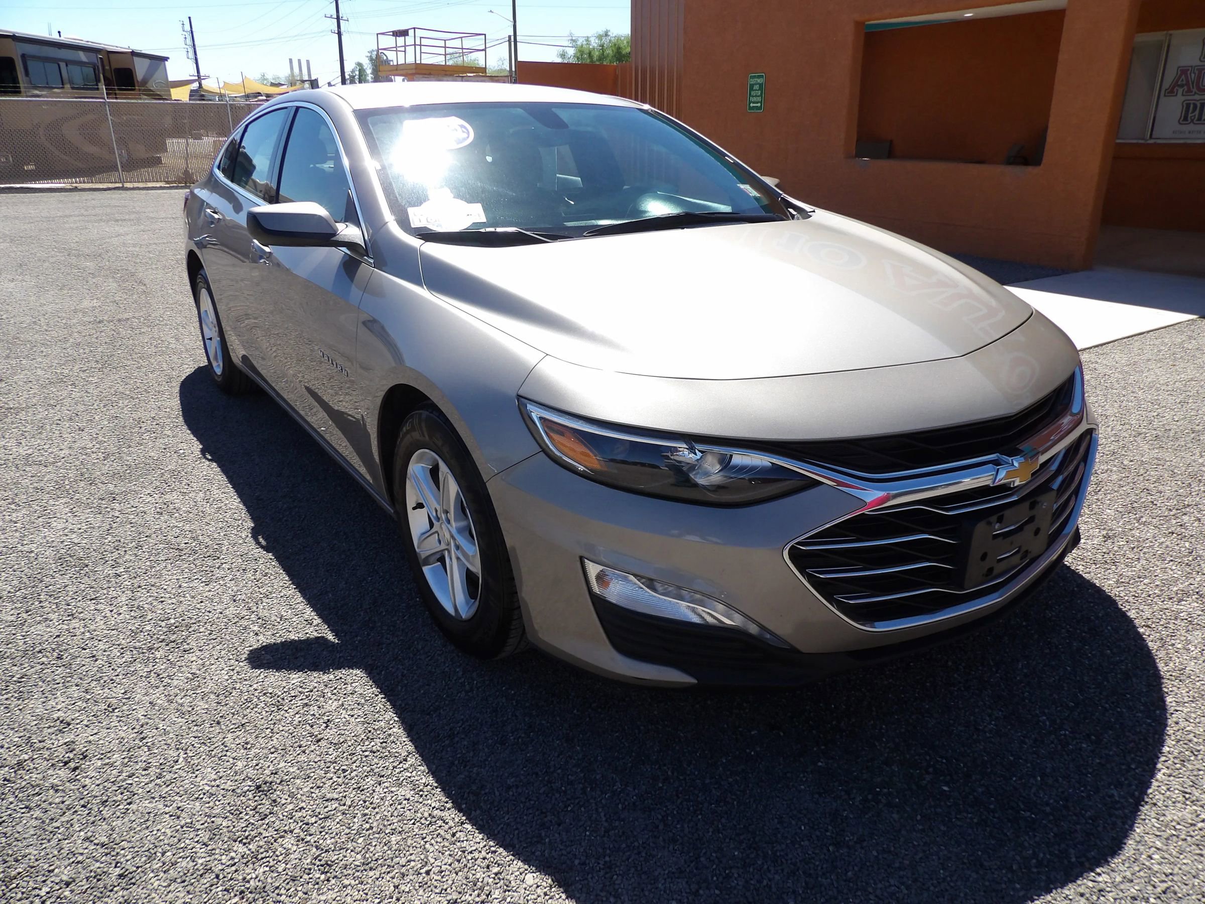 Used 2022 Chevrolet Malibu LT image 2