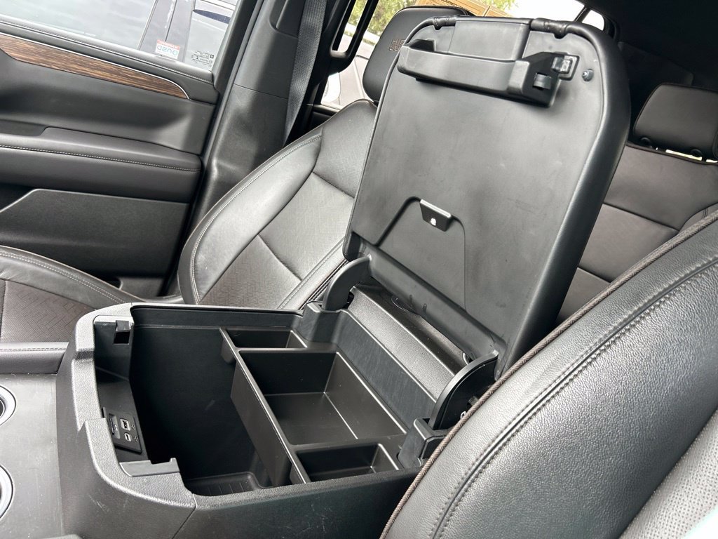 Used 2021 Chevrolet Suburban High Country RWD image 36