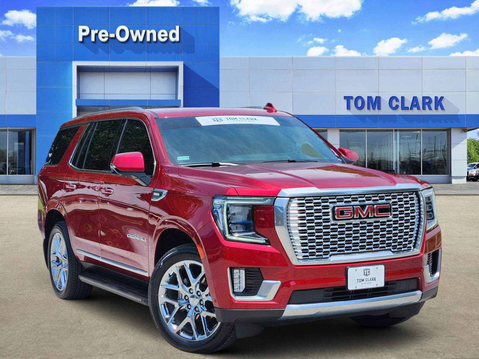 Used 2024 GMC Yukon Denali w/ Advanced Technology Package AWD/4WD image 1