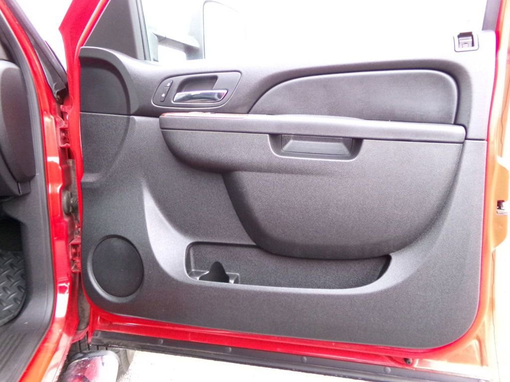 Used 2011 GMC Sierra 3500 SLT w/ SLT Convenience Package image 13