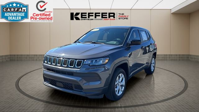 Used 2024 Jeep Compass Sport image 1