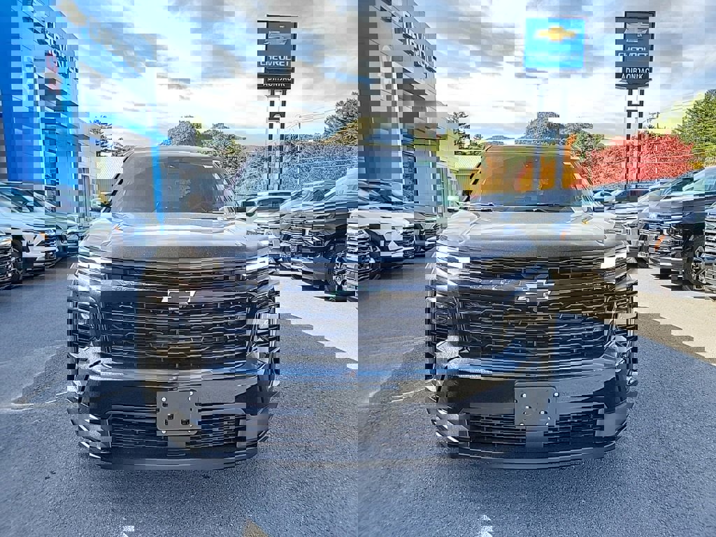 New 2026 Chevrolet Traverse LT w/ Midnight/Sport Edition image 2