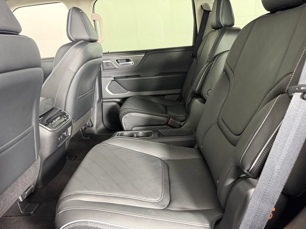 Used 2025 INFINITI QX80 Luxe RWD image 28