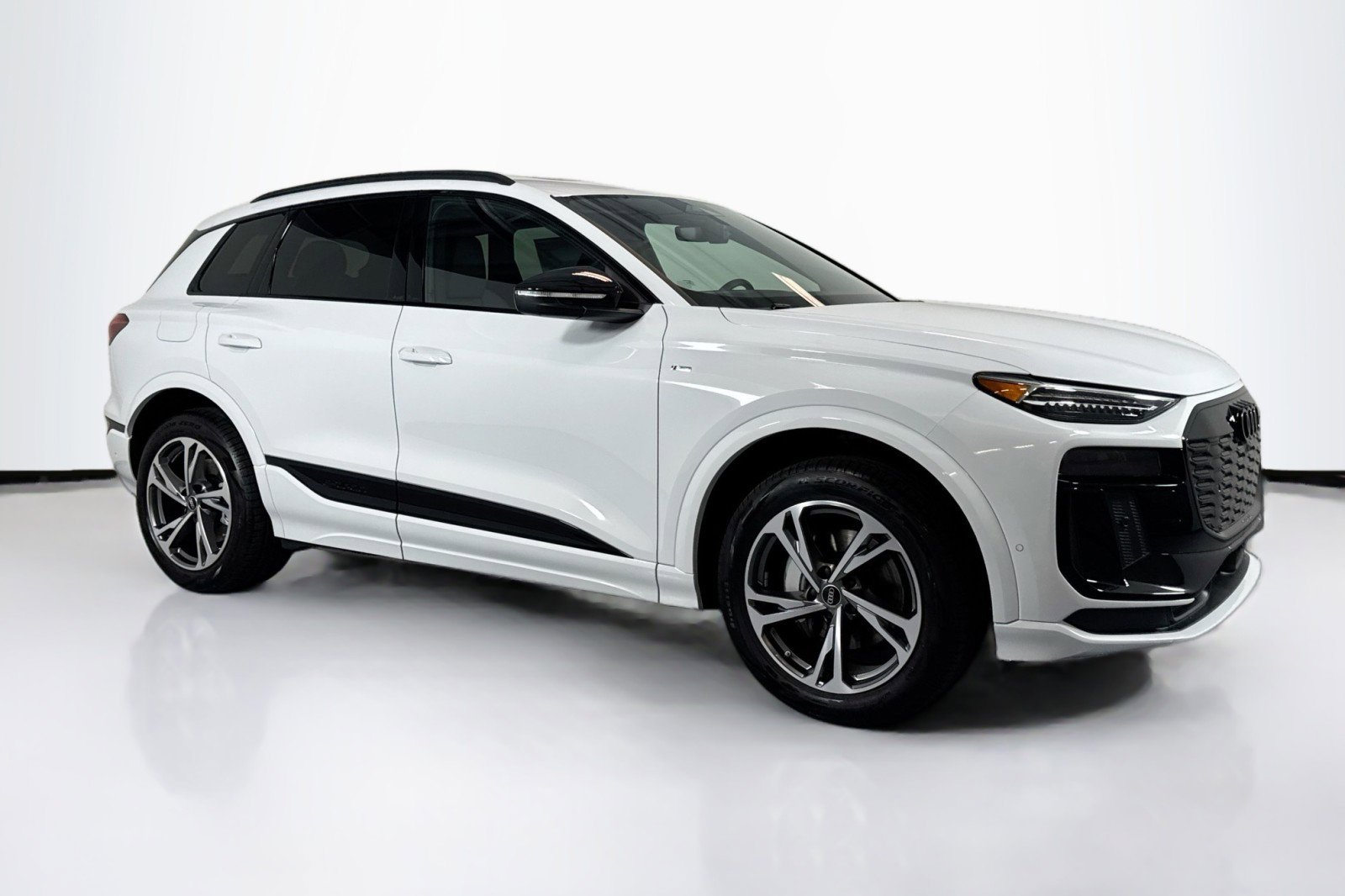 New 2027 Audi Q6 e-tron Premium Plus AWD/4WD image 3