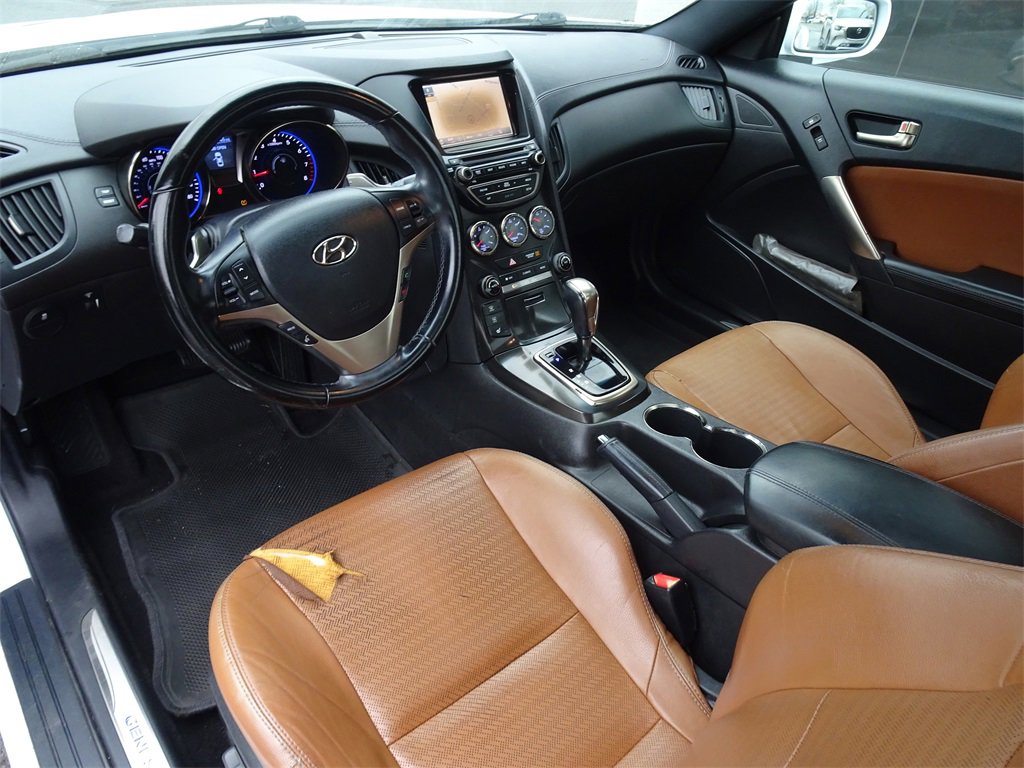 Used 2014 Hyundai Genesis 3.8 image 11
