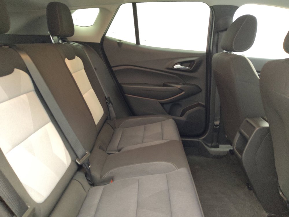 Used 2025 Chevrolet Trax LS FWD image 19