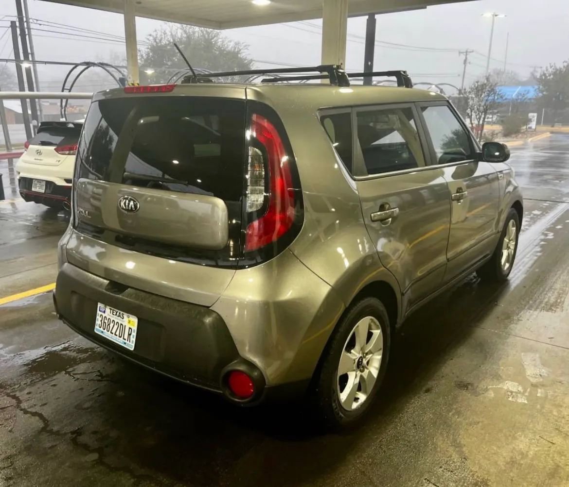 Used 2019 Kia Soul + image 4