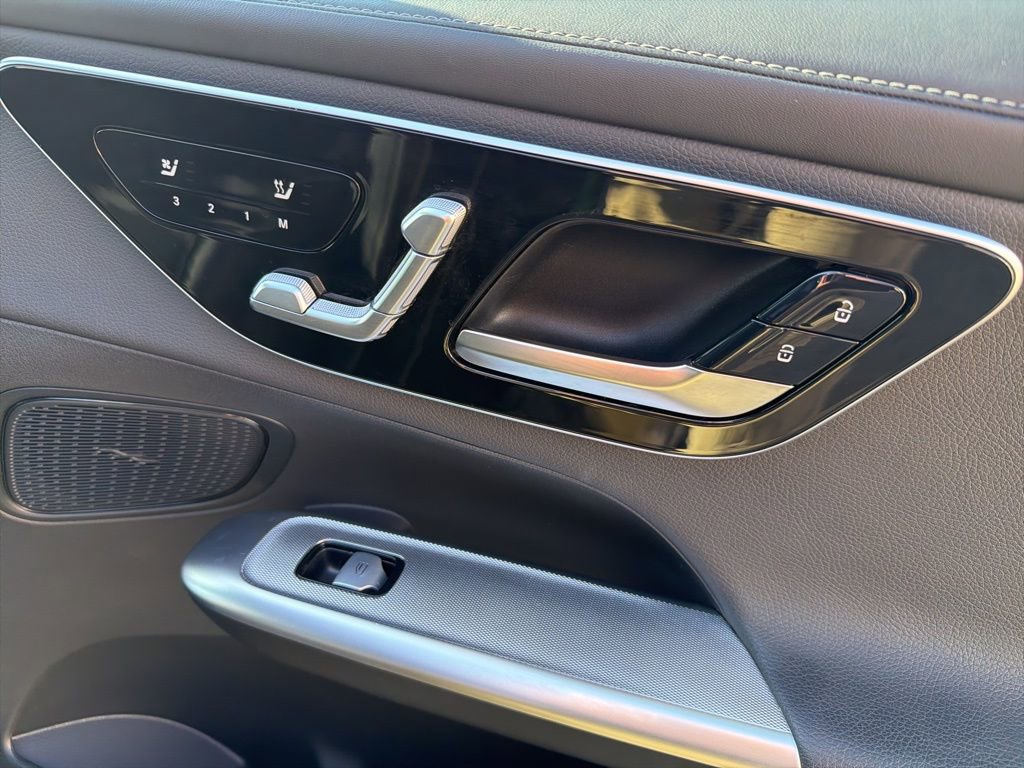 Used 2024 Mercedes-Benz GLC 300 4MATIC image 19