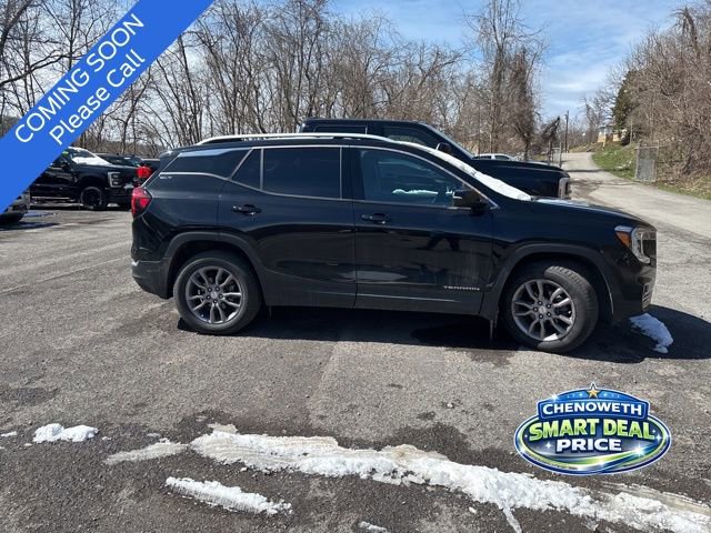 Used 2023 GMC Terrain SLT image 2