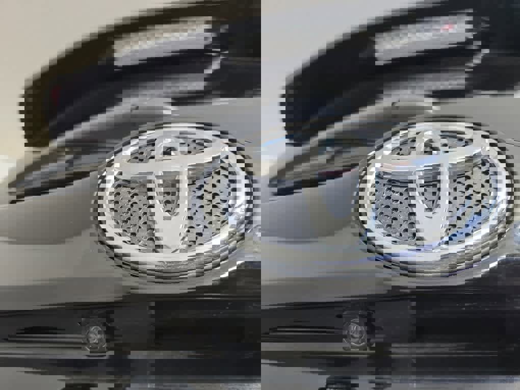 Used 2018 Toyota RAV4 LE w/ All Weather Liner Package image 15