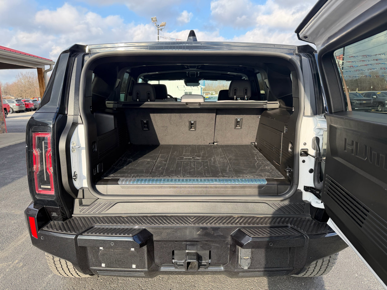 Used 2025 GMC Hummer EV 2X w/ LPO, Cargo Utility Package image 6