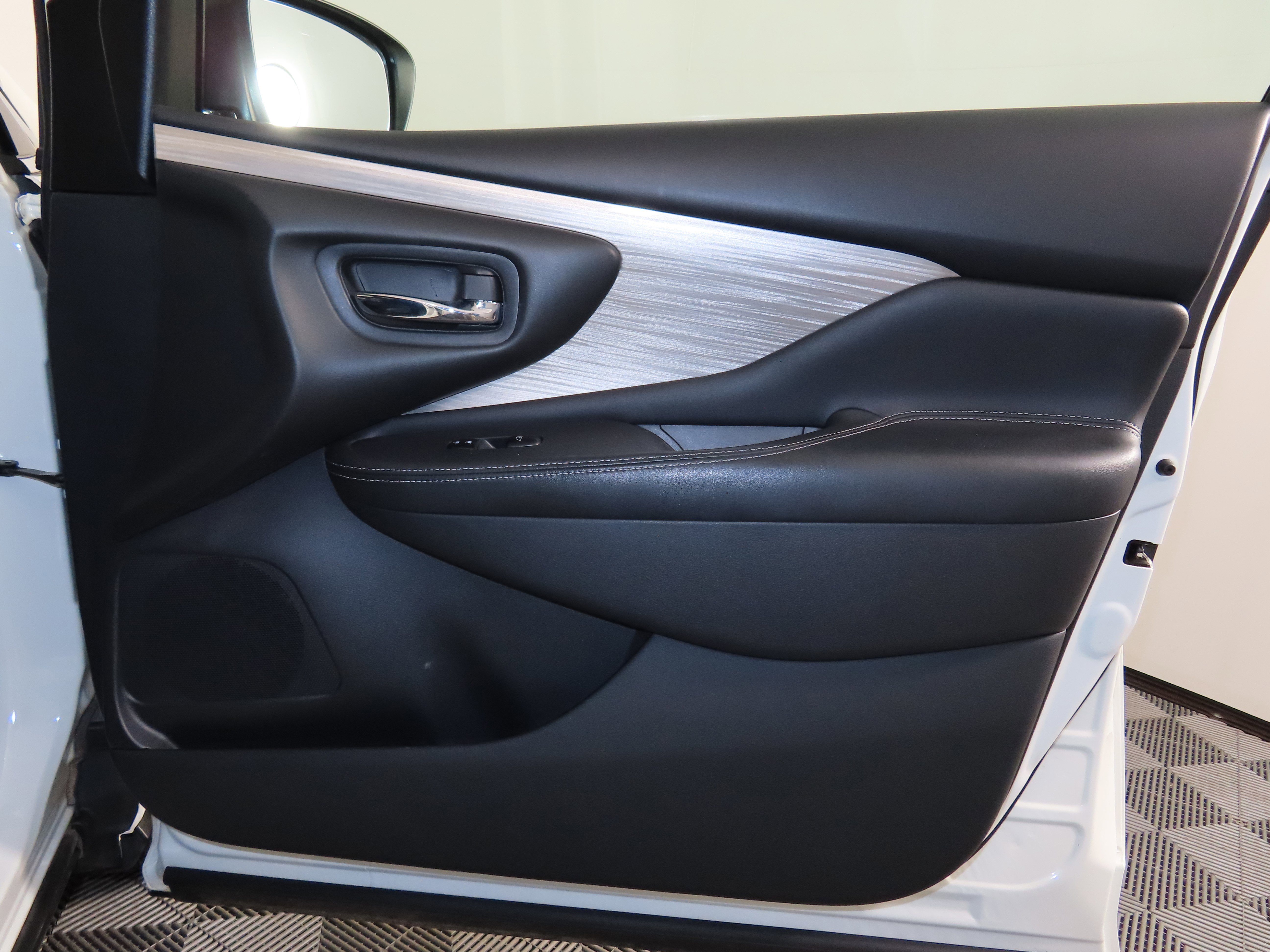 Used 2018 Nissan Murano S image 28